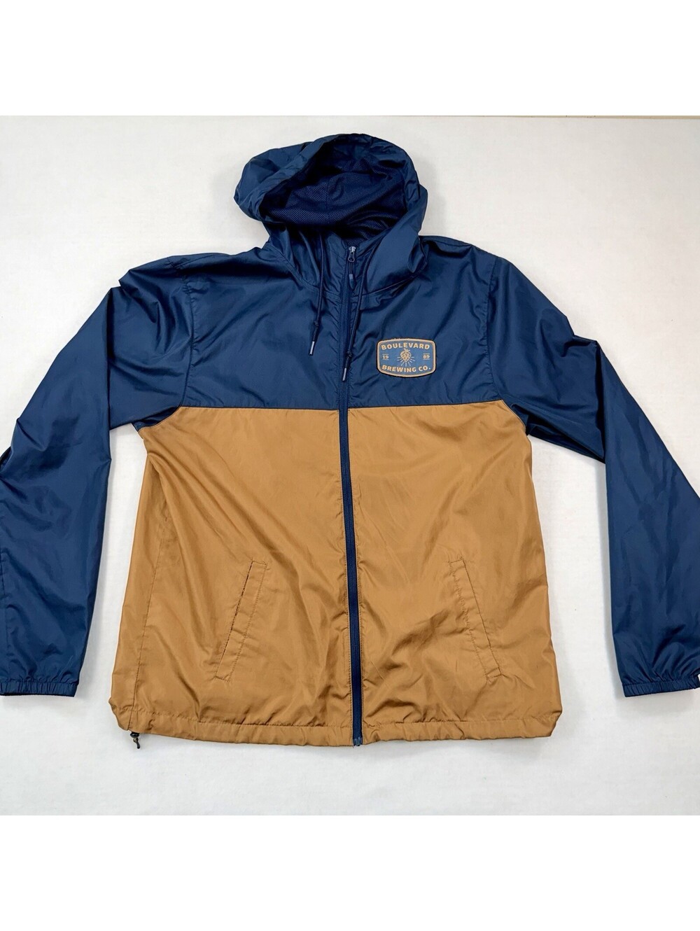 Boulevard Brewing Co Windbreaker Jacket Mens Medium Navy Tan Colorblock Hooded
